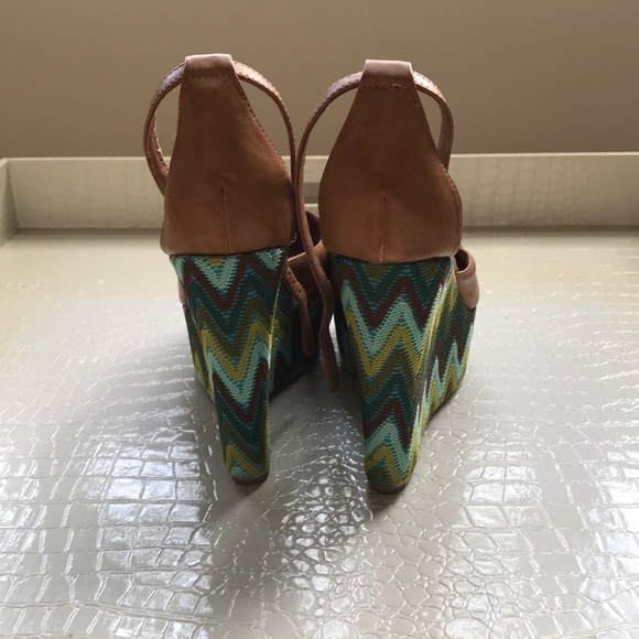 Jeffrey campbell chevron wedges size 9 - Picture 3 of 4